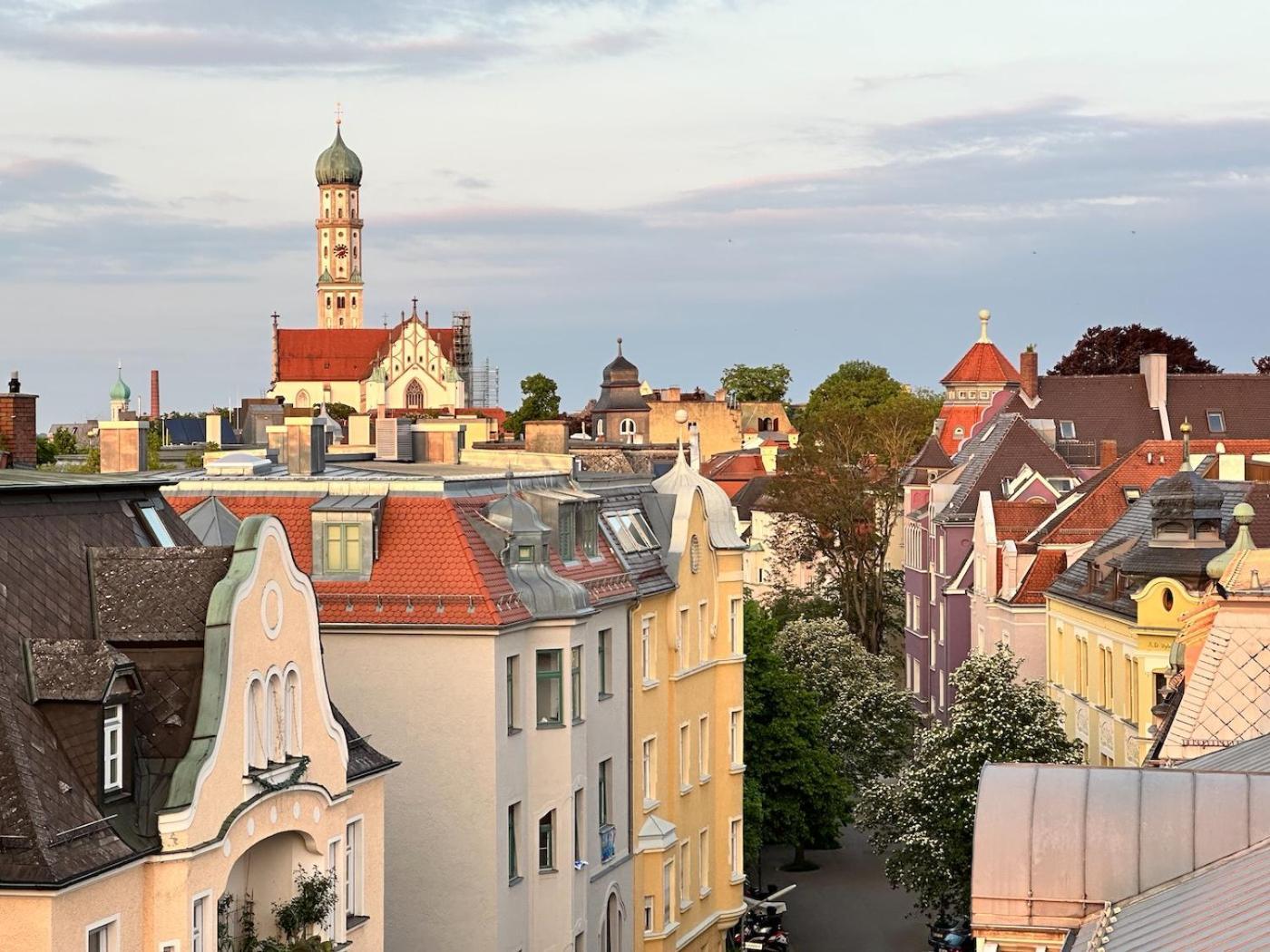 Truly - Viel Platz Fuer Business & Familie - Modern, Garage, Fahrstuhl Apartment Augsburg